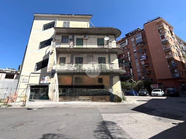 appartamento in vendita a Napoli in zona Bagnoli