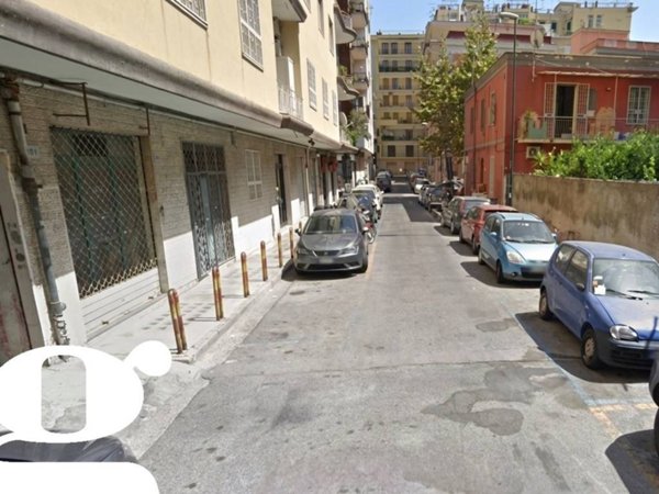 negozio in vendita a Napoli in zona Vomero