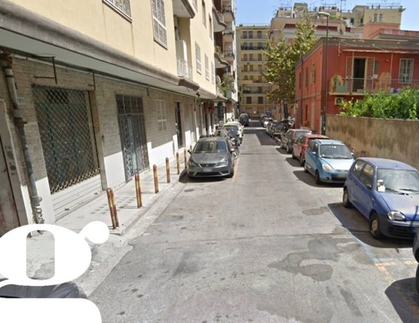 negozio in vendita a Napoli in zona Arenella