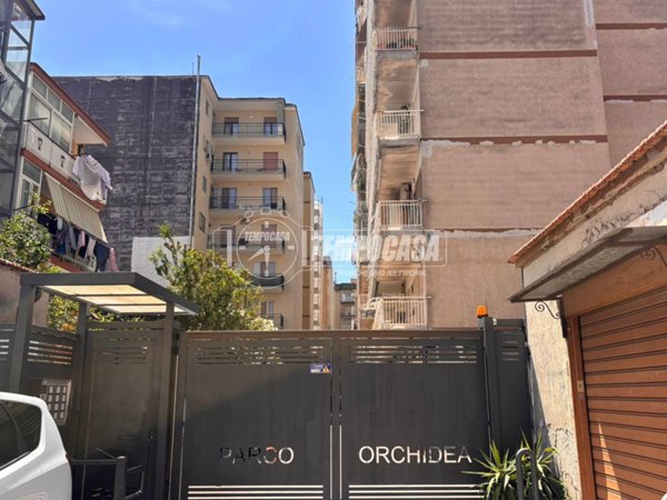 appartamento in vendita a Napoli in zona Pianura