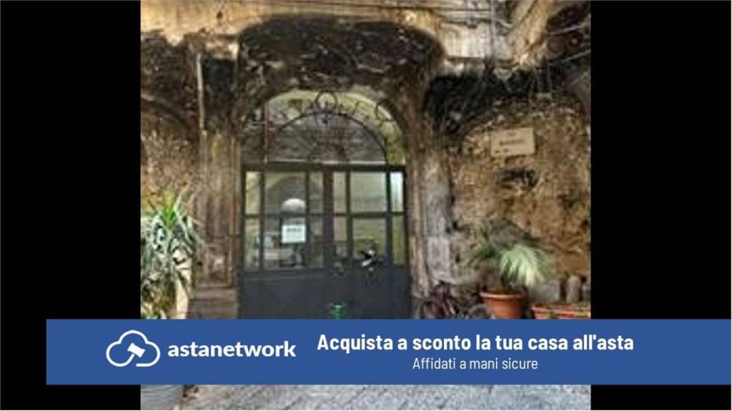 appartamento in vendita a Napoli in zona Pendino / San Giuseppe