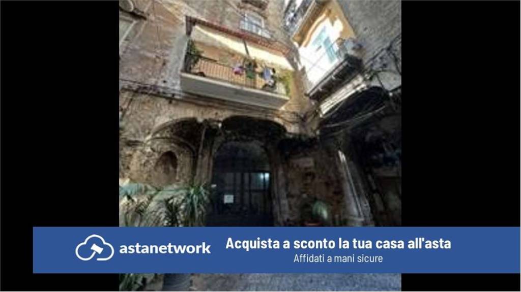 appartamento in vendita a Napoli in zona Pendino / San Giuseppe
