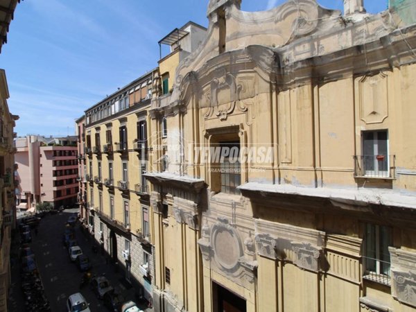 appartamento in vendita a Napoli in zona San Ferdinando