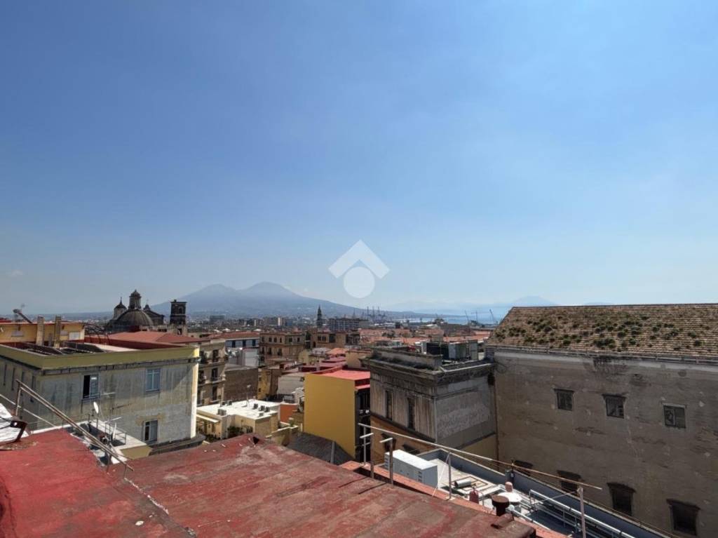 appartamento in vendita a Napoli in zona Pendino / San Giuseppe
