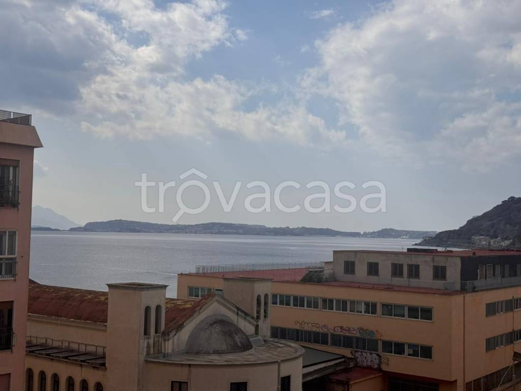 appartamento in vendita a Napoli in zona Bagnoli