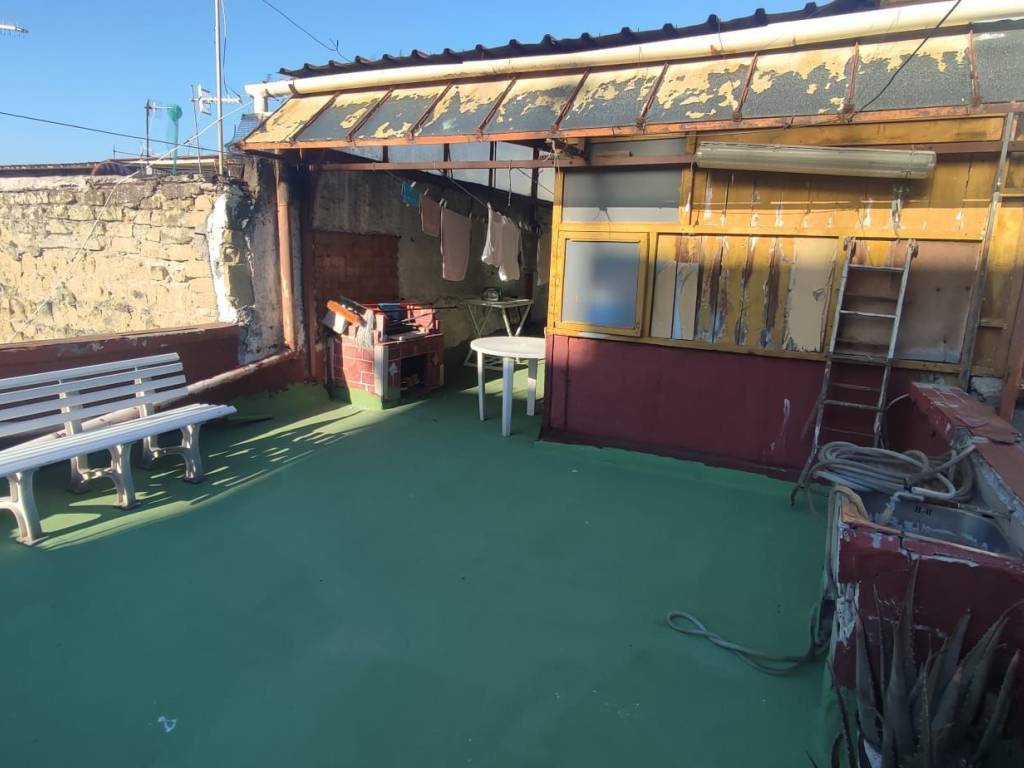 appartamento in vendita a Napoli in zona Pendino / San Giuseppe