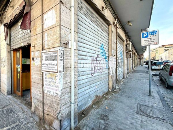 negozio in vendita a Napoli