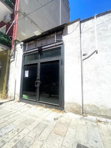 locale commerciale in vendita a Napoli in zona Poggioreale