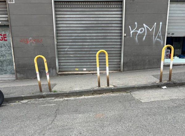 negozio in vendita a Napoli in zona Vomero