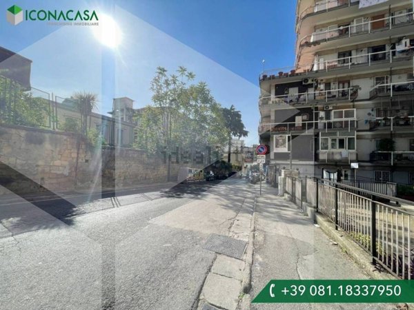 negozio in vendita a Napoli in zona Arenella