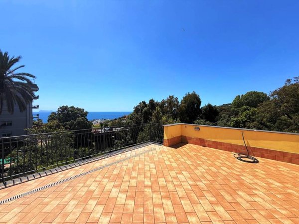 intera palazzina in vendita a Napoli in zona Posillipo