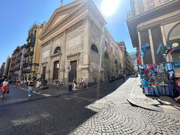 appartamento in vendita a Napoli in zona Montecalvario