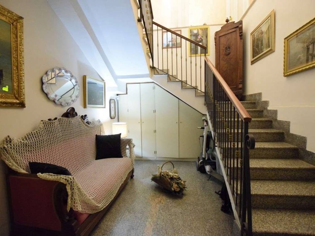 pentavano in vendita a Napoli in zona Secondigliano