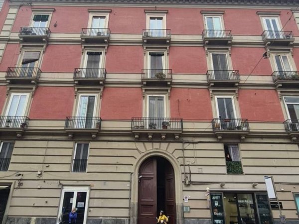 appartamento in vendita a Napoli in zona Chiaia