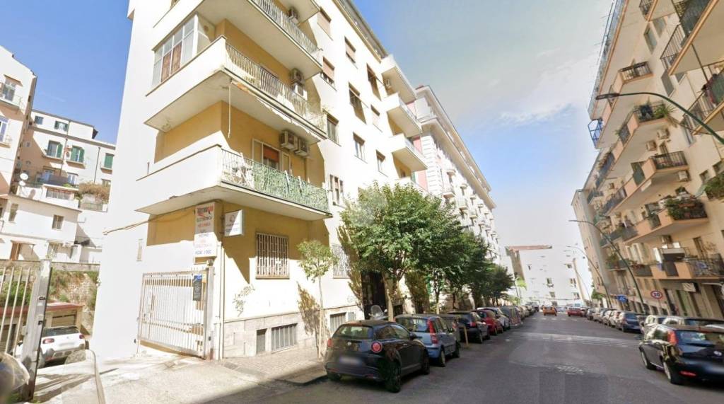 appartamento in vendita a Napoli in zona Arenella