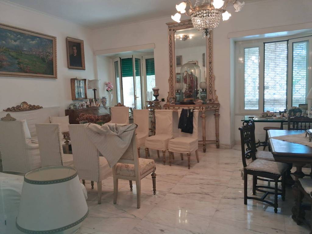 appartamento in vendita a Napoli in zona Arenella