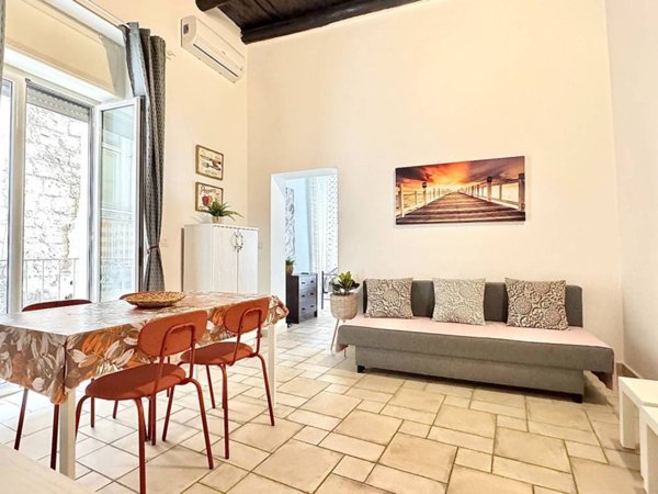 appartamento in vendita a Napoli in zona San Lorenzo