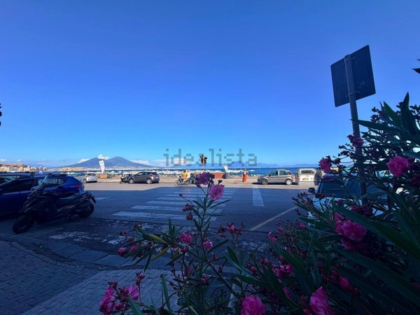 appartamento in vendita a Napoli in zona Chiaia