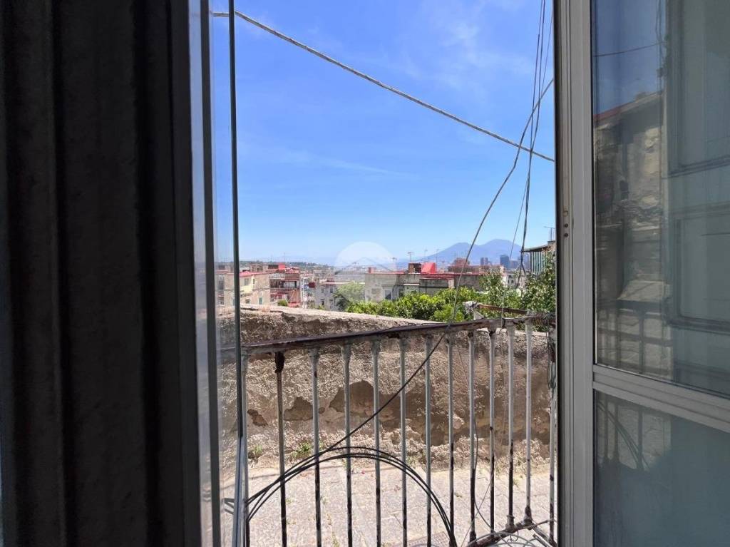 appartamento in vendita a Napoli in zona San Carlo all'Arena