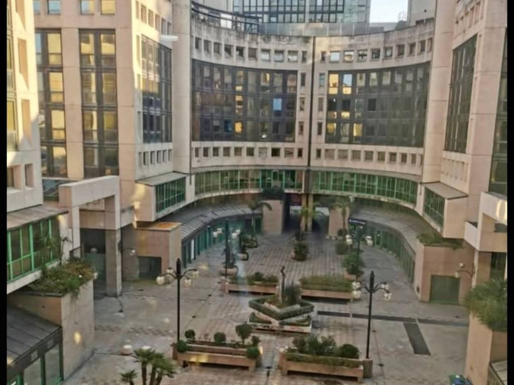 ufficio in vendita a Napoli in zona Zona Industriale-Ferrovia