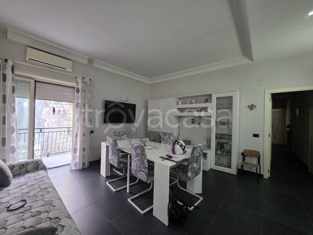 appartamento in vendita a Napoli in zona Stella