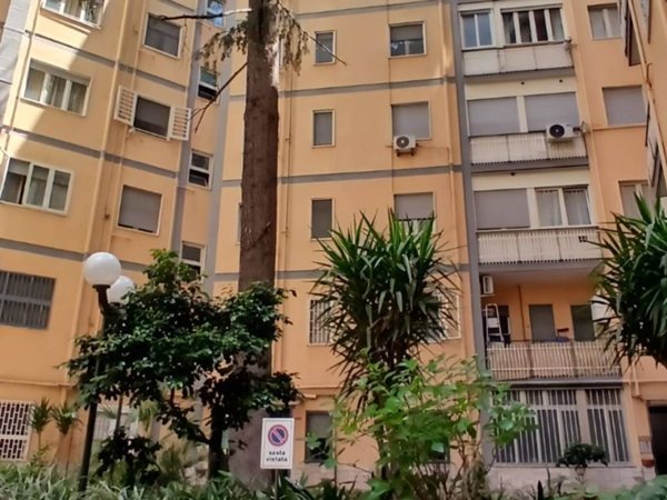 appartamento in vendita a Napoli in zona Arenella