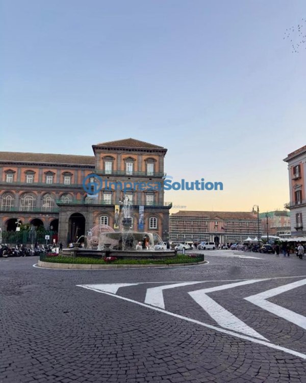 appartamento in vendita a Napoli in zona Mercato