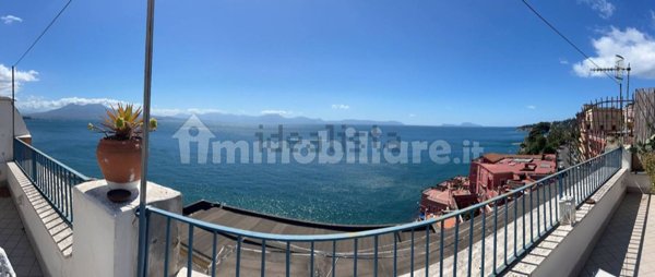 appartamento in vendita a Napoli in zona Posillipo