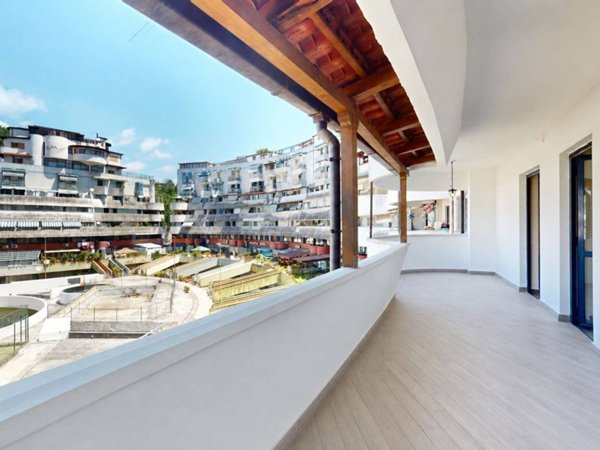 appartamento in vendita a Napoli in zona San Carlo all'Arena