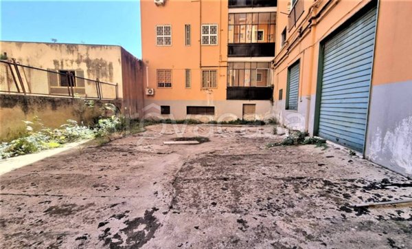 appartamento in vendita a Napoli in zona Fuorigrotta
