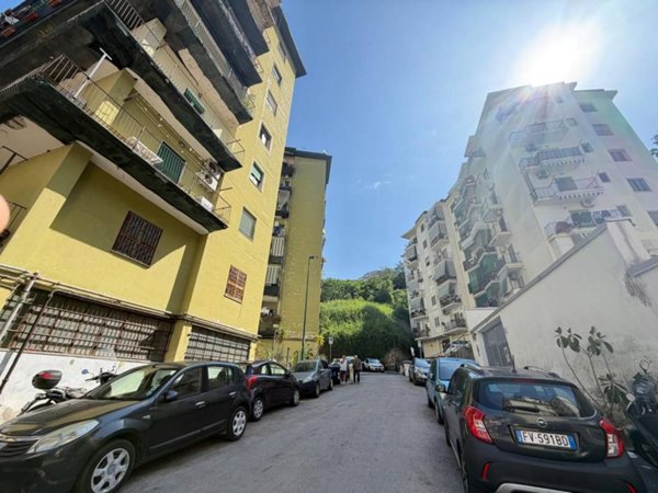 appartamento in vendita a Napoli in zona Fuorigrotta