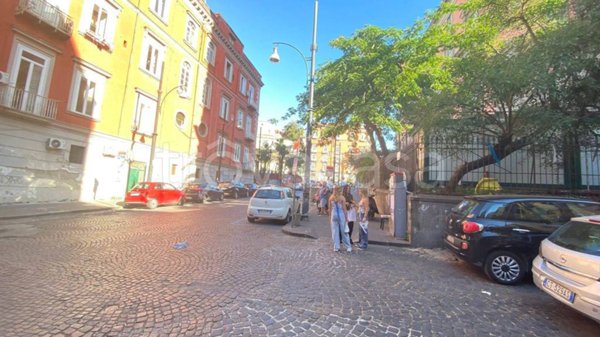 appartamento in vendita a Napoli in zona Stella