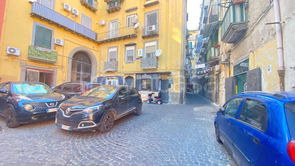 appartamento in vendita a Napoli in zona Stella