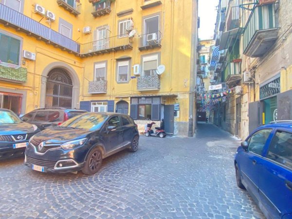 appartamento in vendita a Napoli in zona Stella