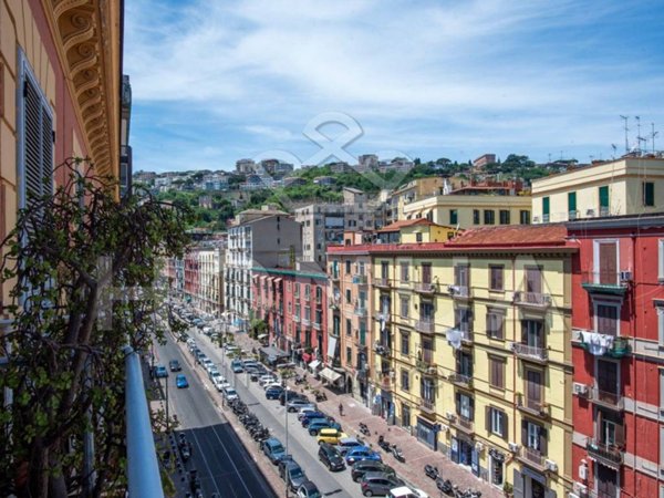 appartamento in vendita a Napoli in zona Chiaia