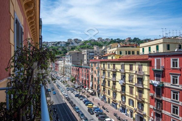 appartamento in vendita a Napoli in zona Chiaia