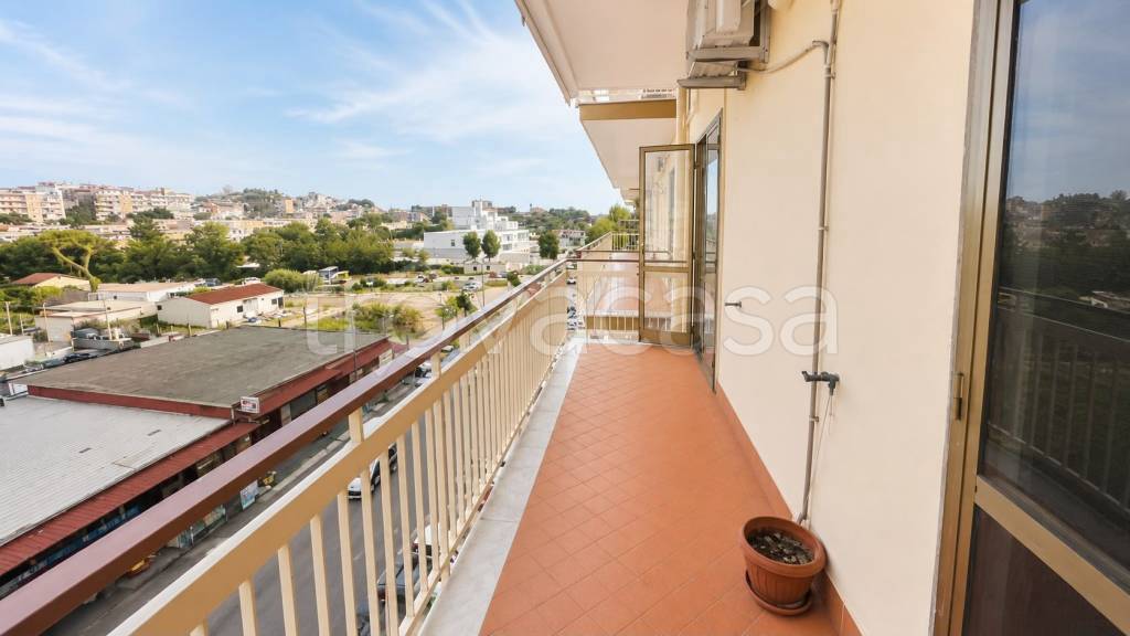 appartamento in vendita a Napoli in zona Pianura
