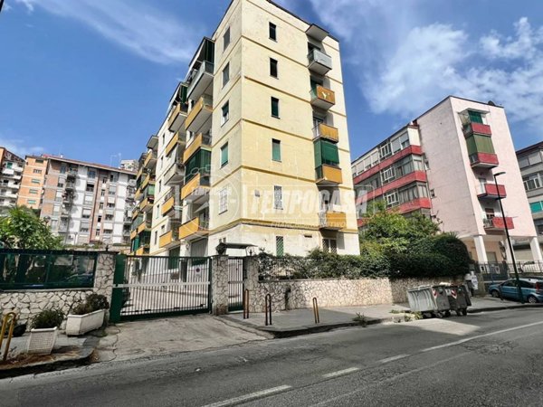 appartamento in vendita a Napoli in zona Fuorigrotta