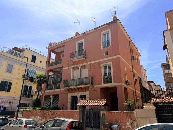 appartamento in vendita a Napoli in zona Bagnoli