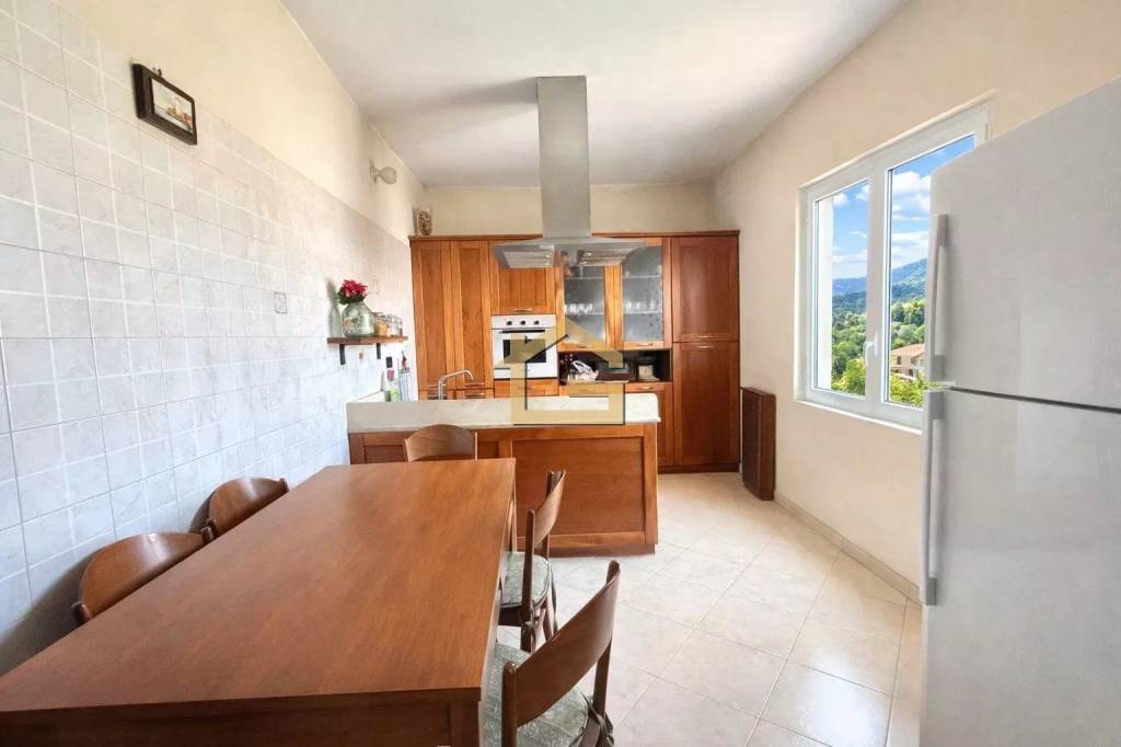 appartamento in vendita a Napoli in zona Stella
