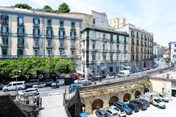 appartamento in vendita a Napoli in zona Chiaia