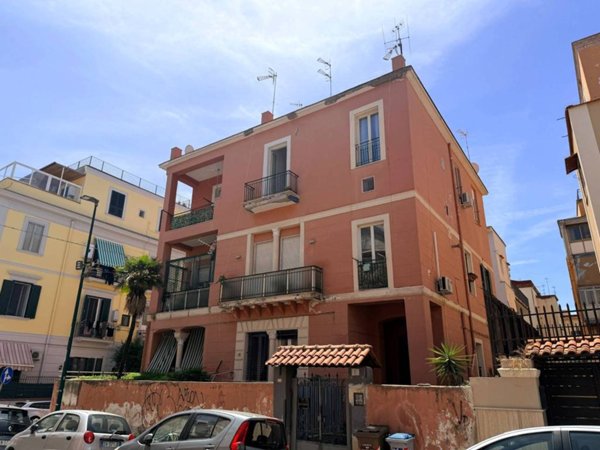 appartamento in vendita a Napoli in zona Bagnoli