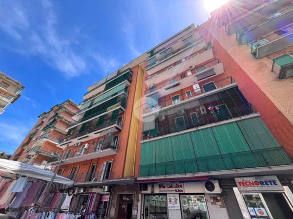 appartamento in vendita a Napoli in zona San Carlo all'Arena