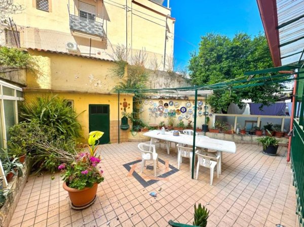 appartamento in vendita a Napoli in zona Stella