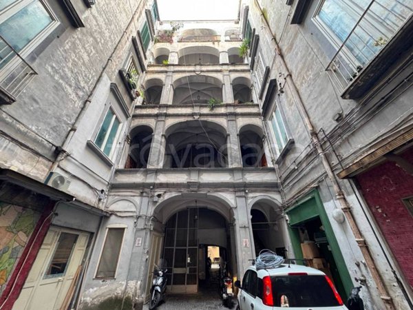 appartamento in vendita a Napoli in zona Stella