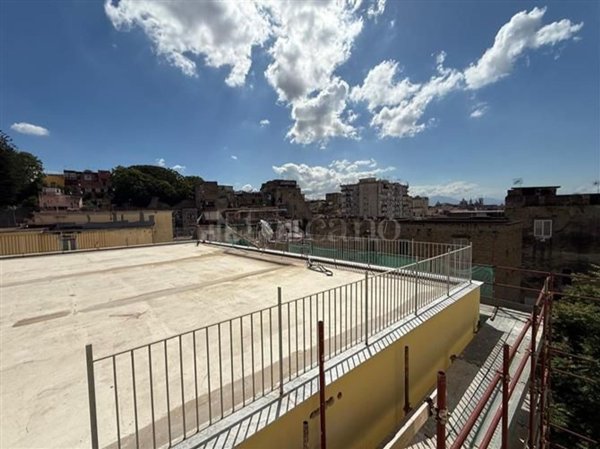 intera palazzina in vendita a Napoli in zona Stella