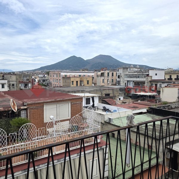 appartamento in vendita a Napoli in zona Barra