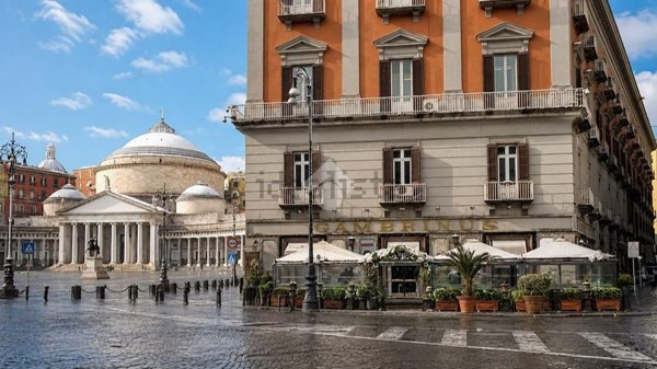 appartamento in vendita a Napoli in zona San Ferdinando