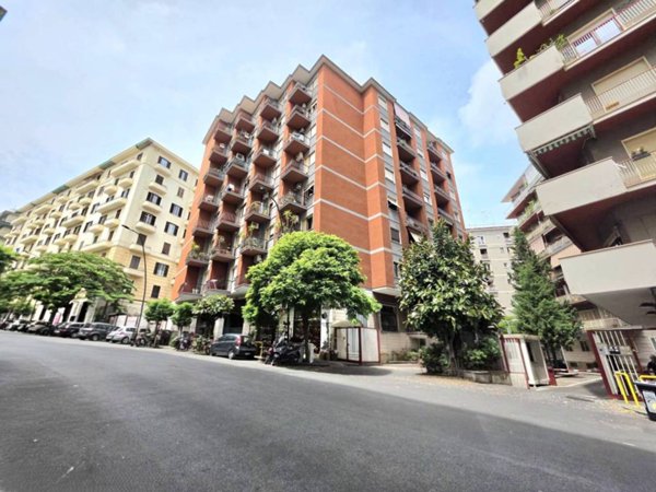 locale commerciale in vendita a Napoli