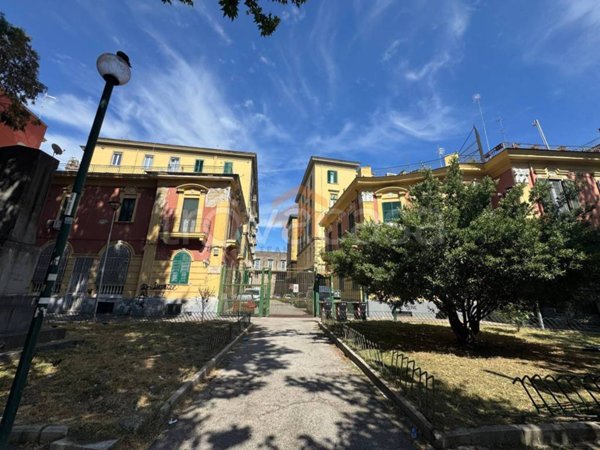 appartamento in vendita a Napoli in zona Stella